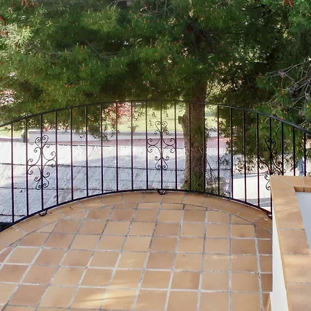 Contemporary In With 2 Bedrooms, Sun Terrace, Pool Apartman
